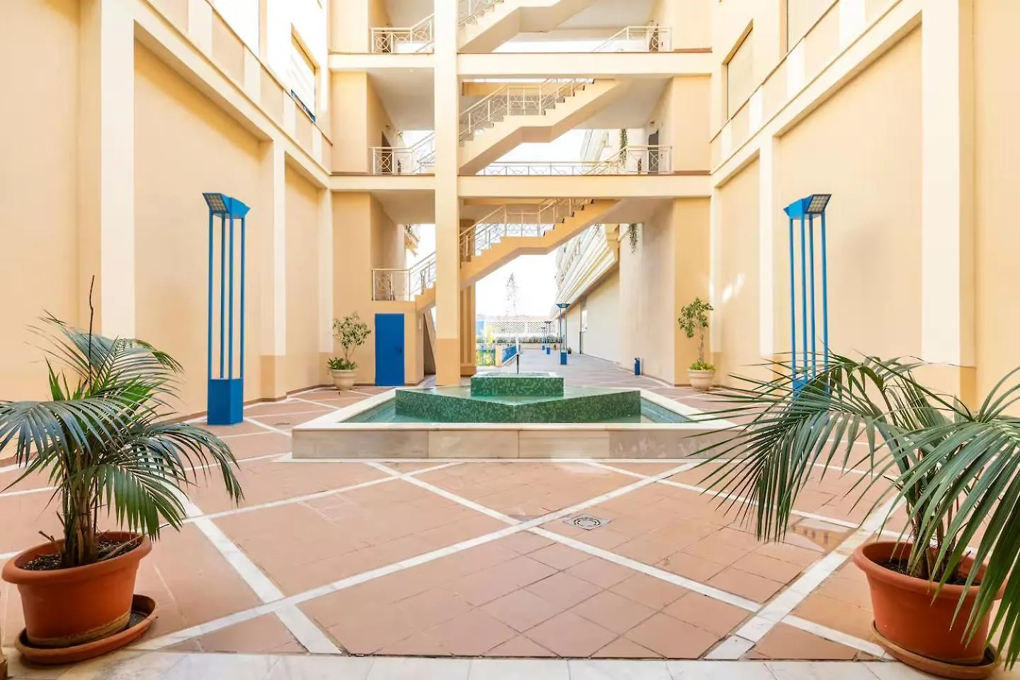Lux Sevilla Palacio アパートホテル