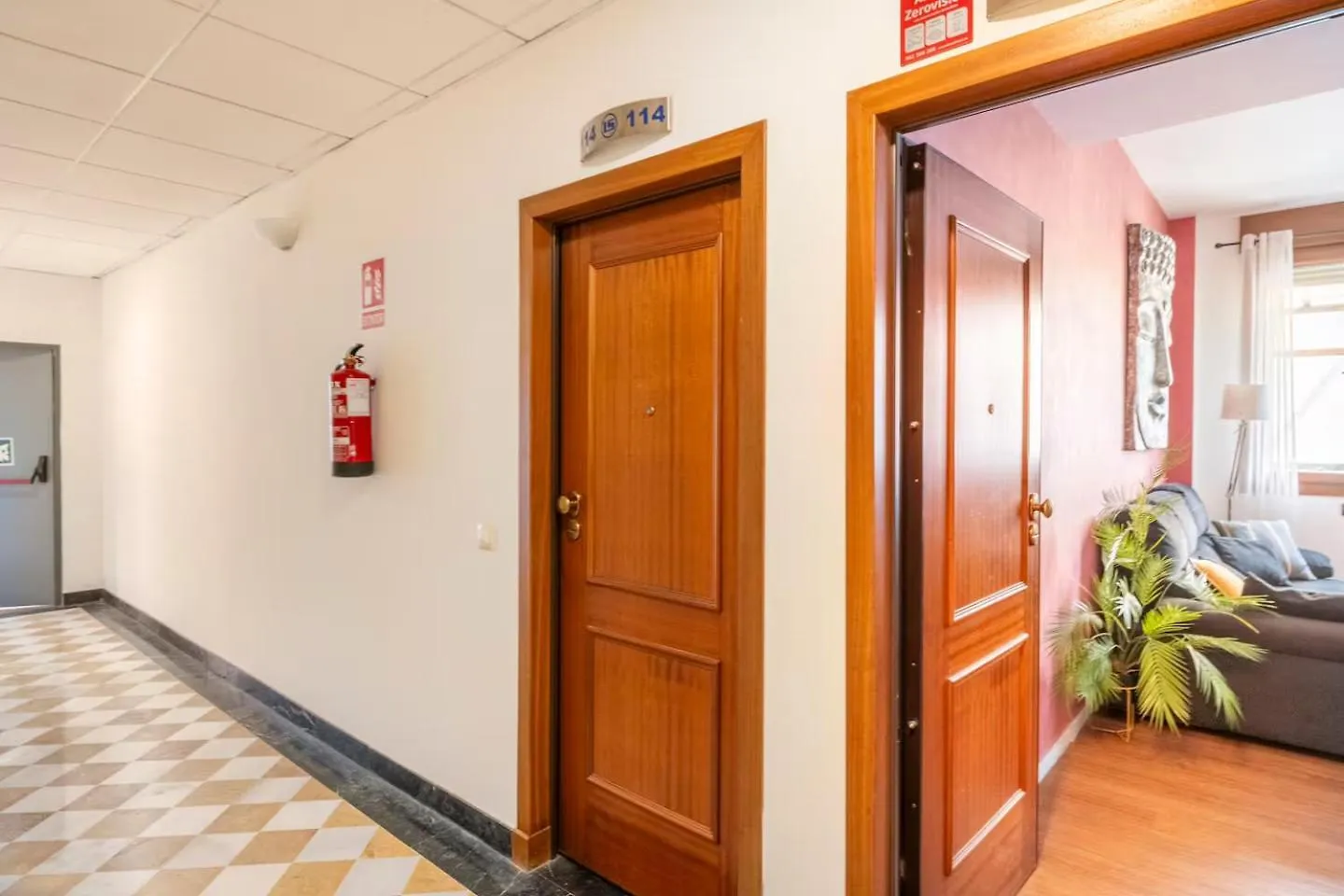 アパートホテル Lux Sevilla Palacio